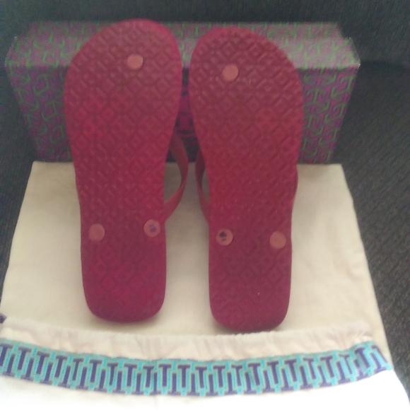 Tory Burch floral flip flop (Authentic) - Picture 4 of 7